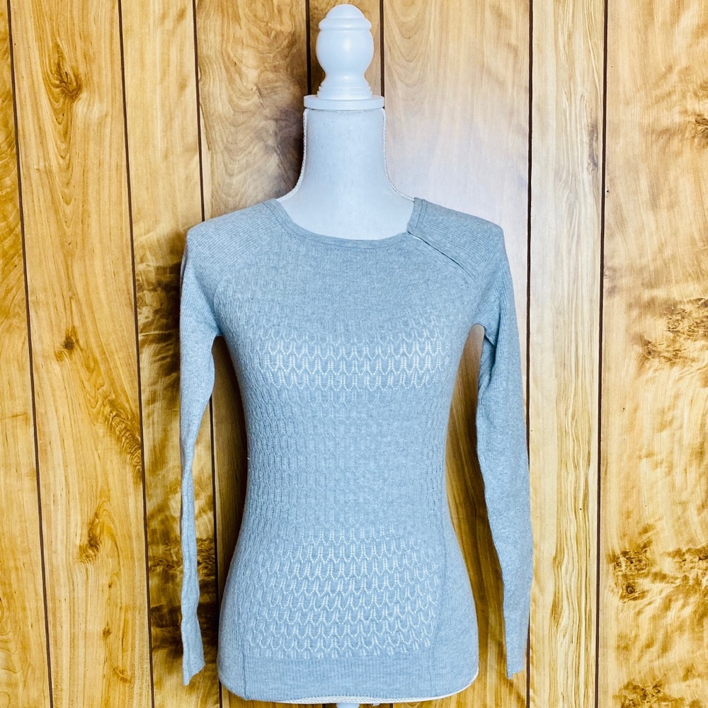 Victoria’s Secret Grey Knit X-Small Sweater